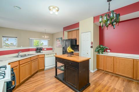 7003 Clearwater Dr, Plainfield, IL 60586 photo 4