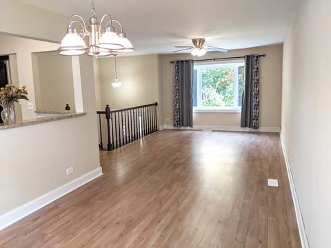 130 S Berteau Ave, Bartlett, IL 60133 photo 2