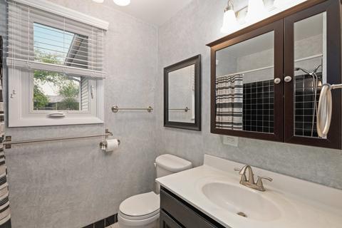 2005 Lancaster Ln, Wheaton, IL 60189 photo 19