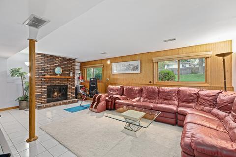 2005 Lancaster Ln, Wheaton, IL 60189 photo 12