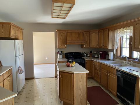 3241 E 8th Rd, Utica, IL 61373 photo 5