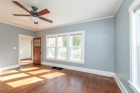 720 Clair St, Elgin, IL 60123 photo 3