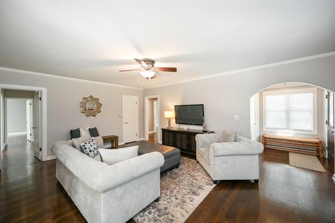 721 E Indiana St, Wheaton, IL 60187 photo 3