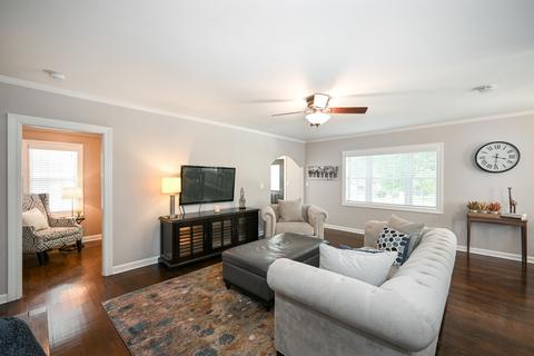 721 E Indiana St, Wheaton, IL 60187 photo 4