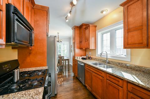 721 E Indiana St, Wheaton, IL 60187 photo 8