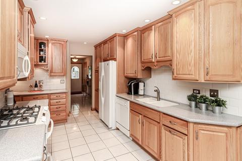126 S Elroy Ave, Bartlett, IL 60103 photo 9