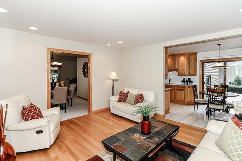 126 S Elroy Ave, Bartlett, IL 60103 photo 16