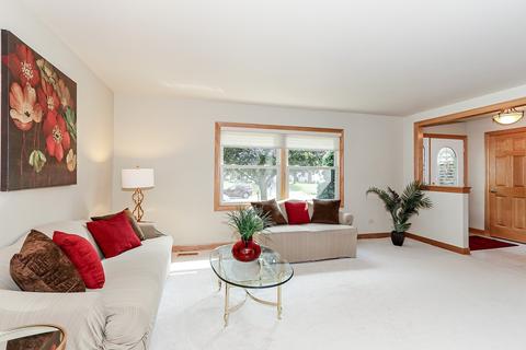 126 S Elroy Ave, Bartlett, IL 60103 photo 4