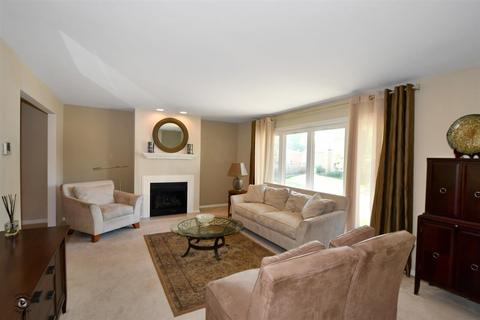 6616 Forestview Dr, Oak Forest, IL 60452 photo 2