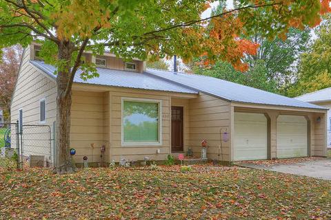 403 E Washington St, Philo, IL 61864 photo 2