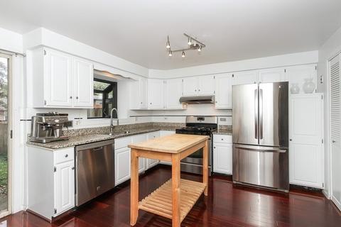 780 Jefferson Ave, Elgin, IL 60120 photo 8