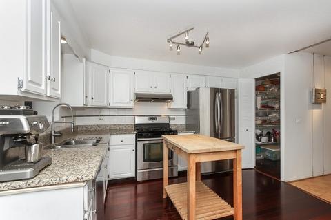 780 Jefferson Ave, Elgin, IL 60120 photo 9