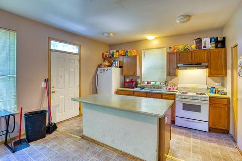 148 E 107th St, Chicago, IL 60628 photo 8