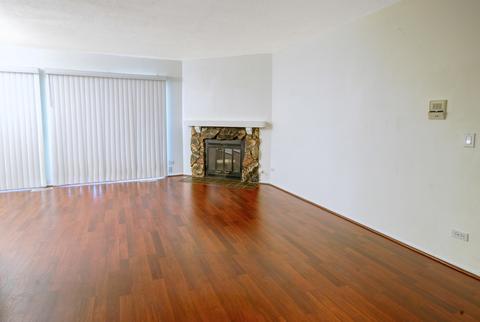 1110 Scanlon Dr #C1, Wheeling, IL 60090 photo 2