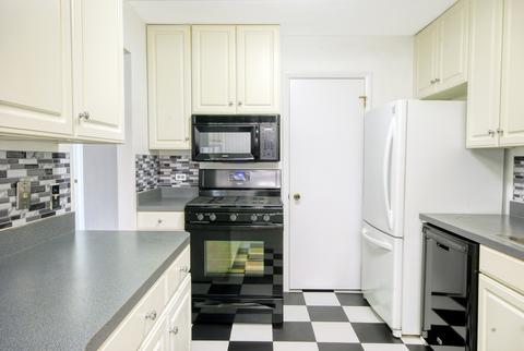 1110 Scanlon Dr #C1, Wheeling, IL 60090 photo 8