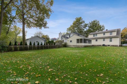 1111 N Main St, Wheaton, IL 60187 photo 3