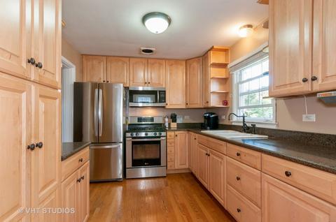1111 N Main St, Wheaton, IL 60187 photo 6