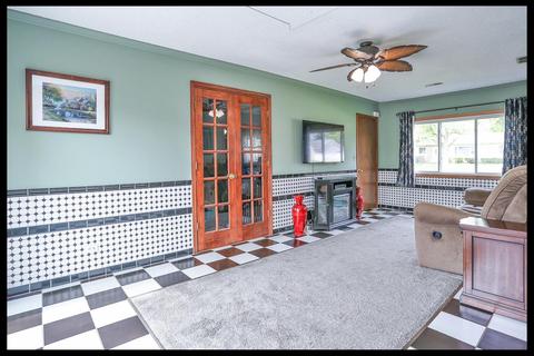 725 Ash Rd, Hoffman Estates, IL 60169 photo 5