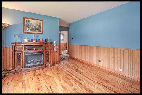 725 Ash Rd, Hoffman Estates, IL 60169 photo 12
