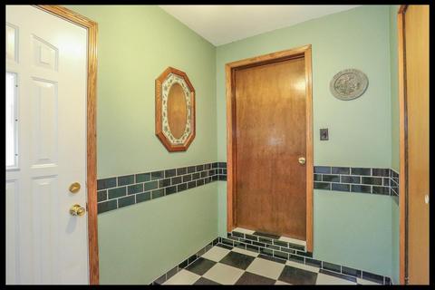 725 Ash Rd, Hoffman Estates, IL 60169 photo 3