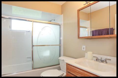 725 Ash Rd, Hoffman Estates, IL 60169 photo 16