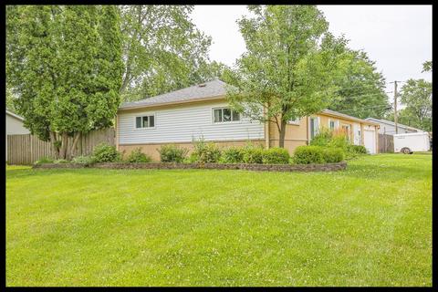 725 Ash Rd, Hoffman Estates, IL 60169 photo 2