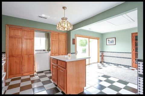 725 Ash Rd, Hoffman Estates, IL 60169 photo 9