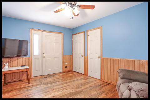 725 Ash Rd, Hoffman Estates, IL 60169 photo 18