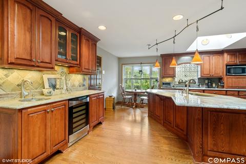 1237 Manor Dr, Wilmette, IL 60091 photo 7