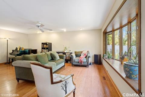1237 Manor Dr, Wilmette, IL 60091 photo 4
