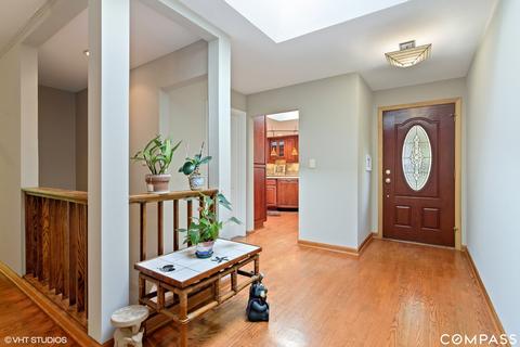 1237 Manor Dr, Wilmette, IL 60091 photo 2