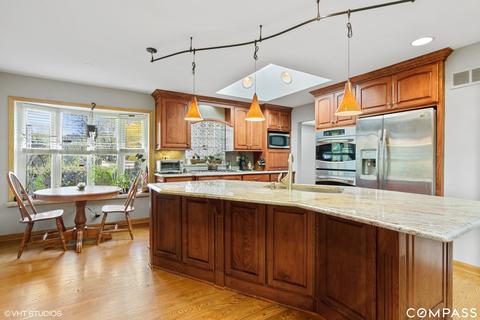 1237 Manor Dr, Wilmette, IL 60091 photo 8