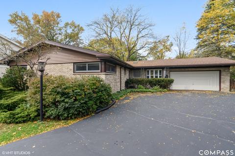 1237 Manor Dr, Wilmette, IL 60091 photo 1