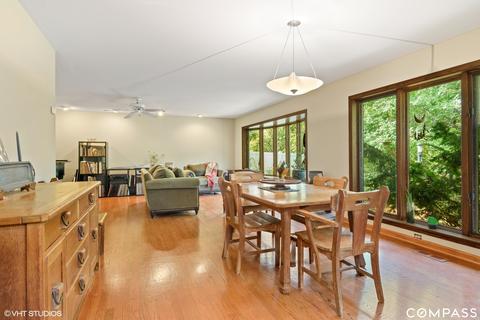 1237 Manor Dr, Wilmette, IL 60091 photo 5