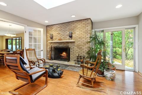 1237 Manor Dr, Wilmette, IL 60091 photo 6