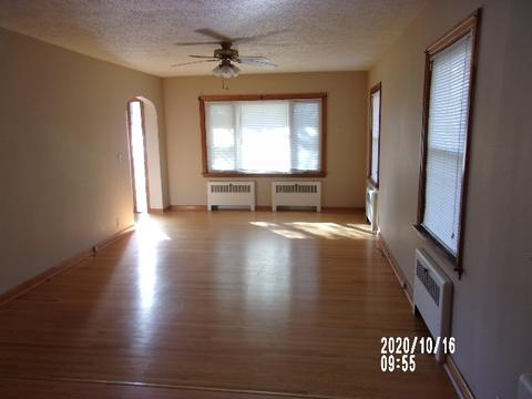 216 E Hamilton Ave, Watseka, IL 60970 photo 5