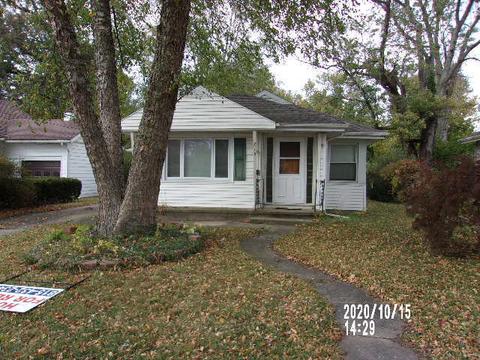 216 E Hamilton Ave, Watseka, IL 60970 photo 4