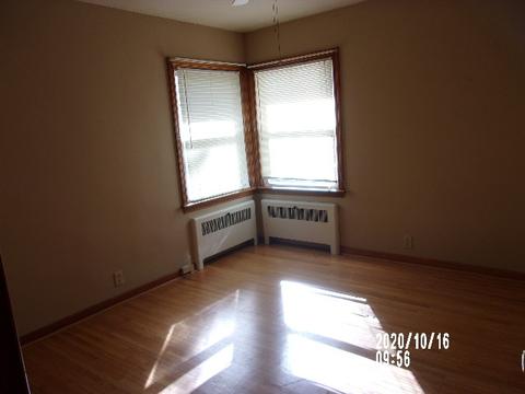216 E Hamilton Ave, Watseka, IL 60970 photo 9