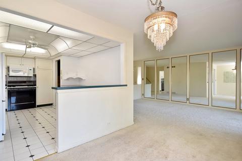 2073 Plainfield Dr, Des Plaines, IL 60018 photo 4