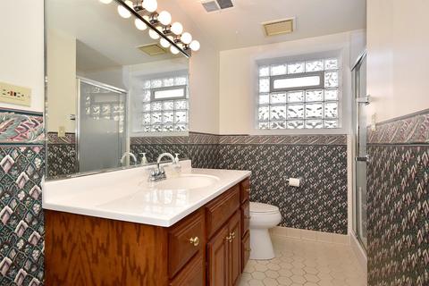 2073 Plainfield Dr, Des Plaines, IL 60018 photo 13