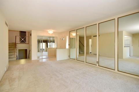 2073 Plainfield Dr, Des Plaines, IL 60018 photo 7