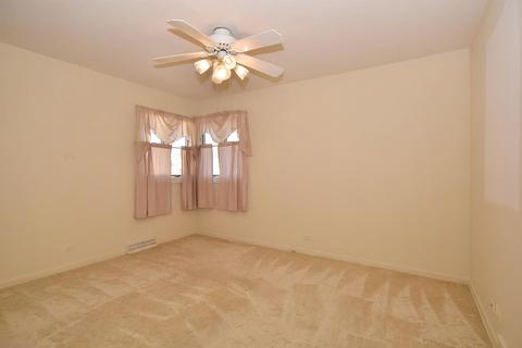 2073 Plainfield Dr, Des Plaines, IL 60018 photo 11