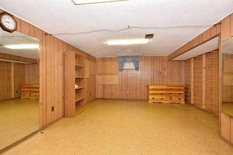 2073 Plainfield Dr, Des Plaines, IL 60018 photo 17