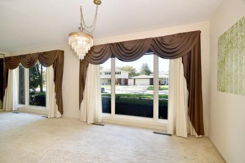 2073 Plainfield Dr, Des Plaines, IL 60018 photo 3