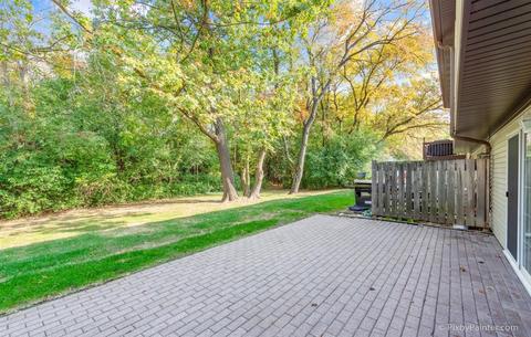 110 Pine Cir, Cary, IL 60013 photo 3