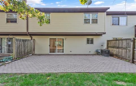 110 Pine Cir, Cary, IL 60013 photo 22