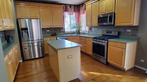 2285 Halsted Ln, Aurora, IL 60503 photo 5