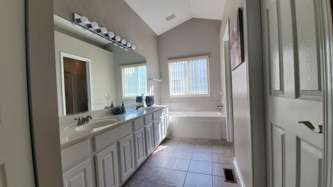 2285 Halsted Ln, Aurora, IL 60503 photo 12