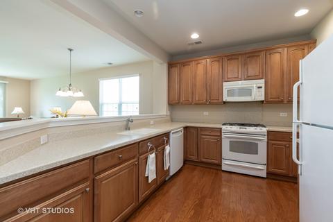 2766 Beacon Point Cir, Elgin, IL 60124 photo 9