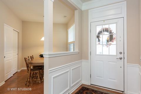 2766 Beacon Point Cir, Elgin, IL 60124 photo 3